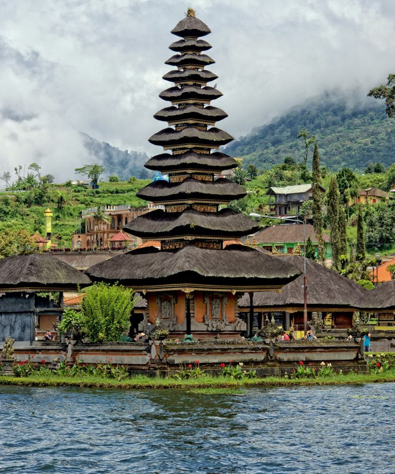 Ulun Danu Beratan temple on Lake Bratan, Bali